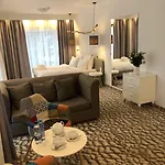 West Baltic Wellness & 아파트호텔 4*